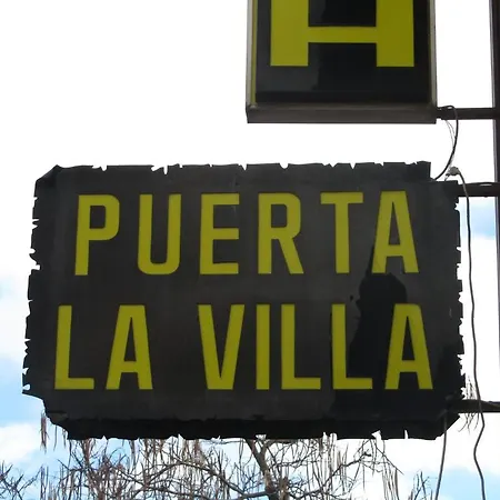 Puerta La Pensión 2*