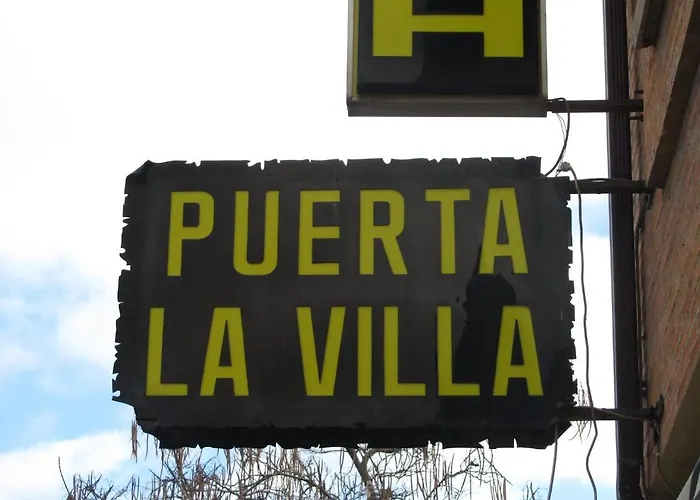 Puerta La Pensión 2*