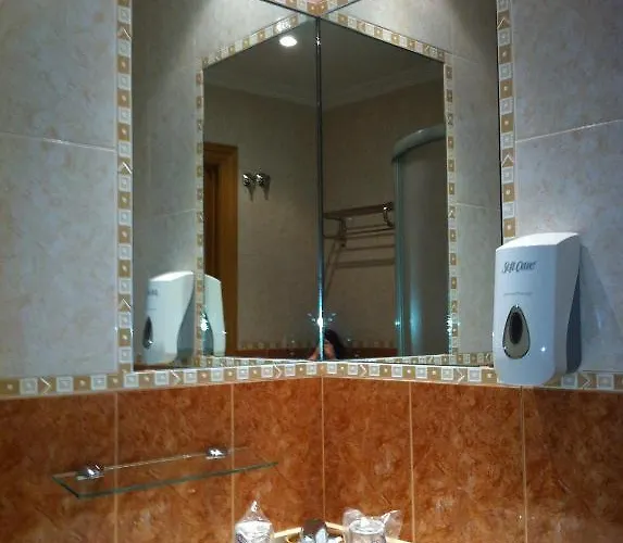 Puerta La Pensión 2*