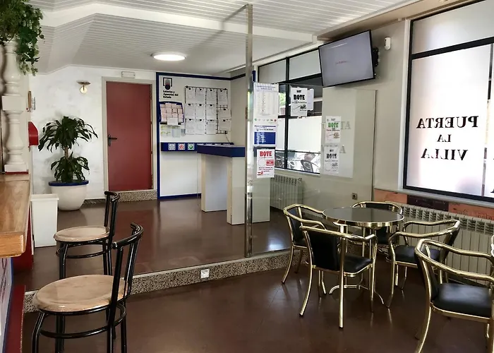 Puerta La Pensión 2*