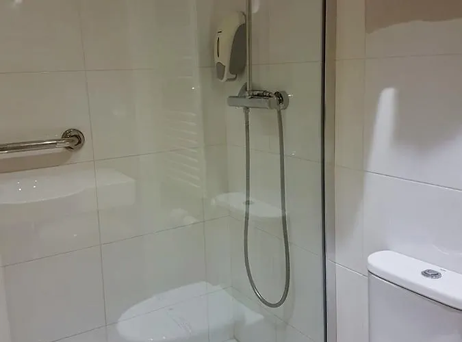 Puerta La Pensionat 2*