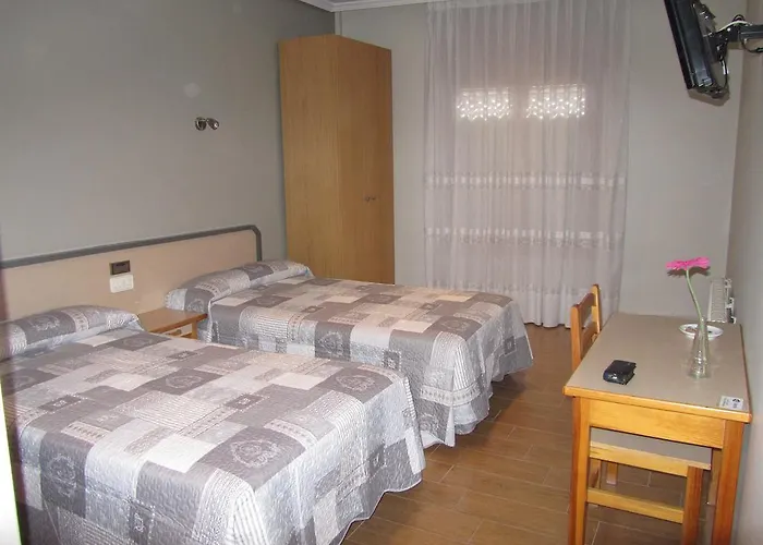 Puerta La Pensión Tordesillas