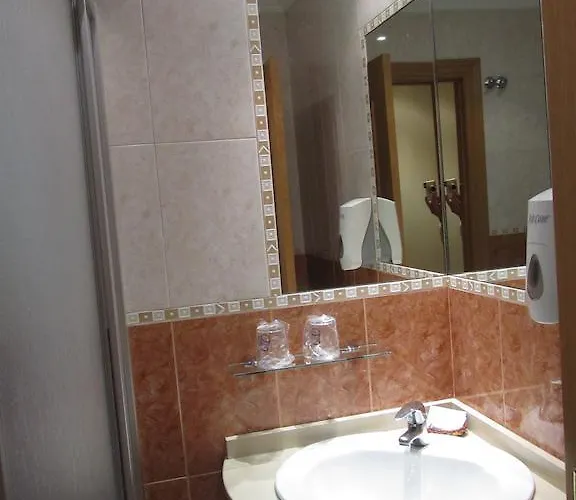 Puerta La Pensión Tordesillas